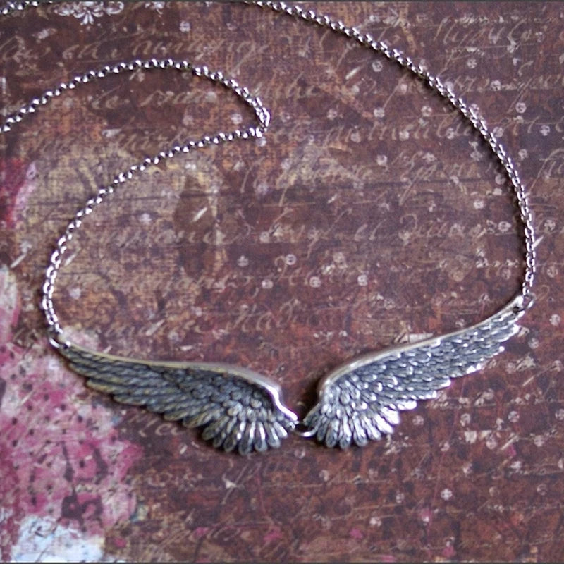 TheRyuko Vintage Angel Wings Feather Choker Big Pendant