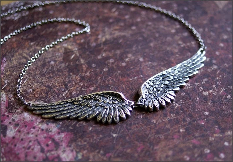 TheRyuko Vintage Angel Wings Feather Choker Big Pendant